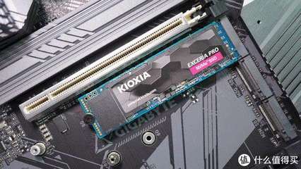 PCIe4.0固態硬盤天花板 - 鎧俠EXCERIA Pro SE10